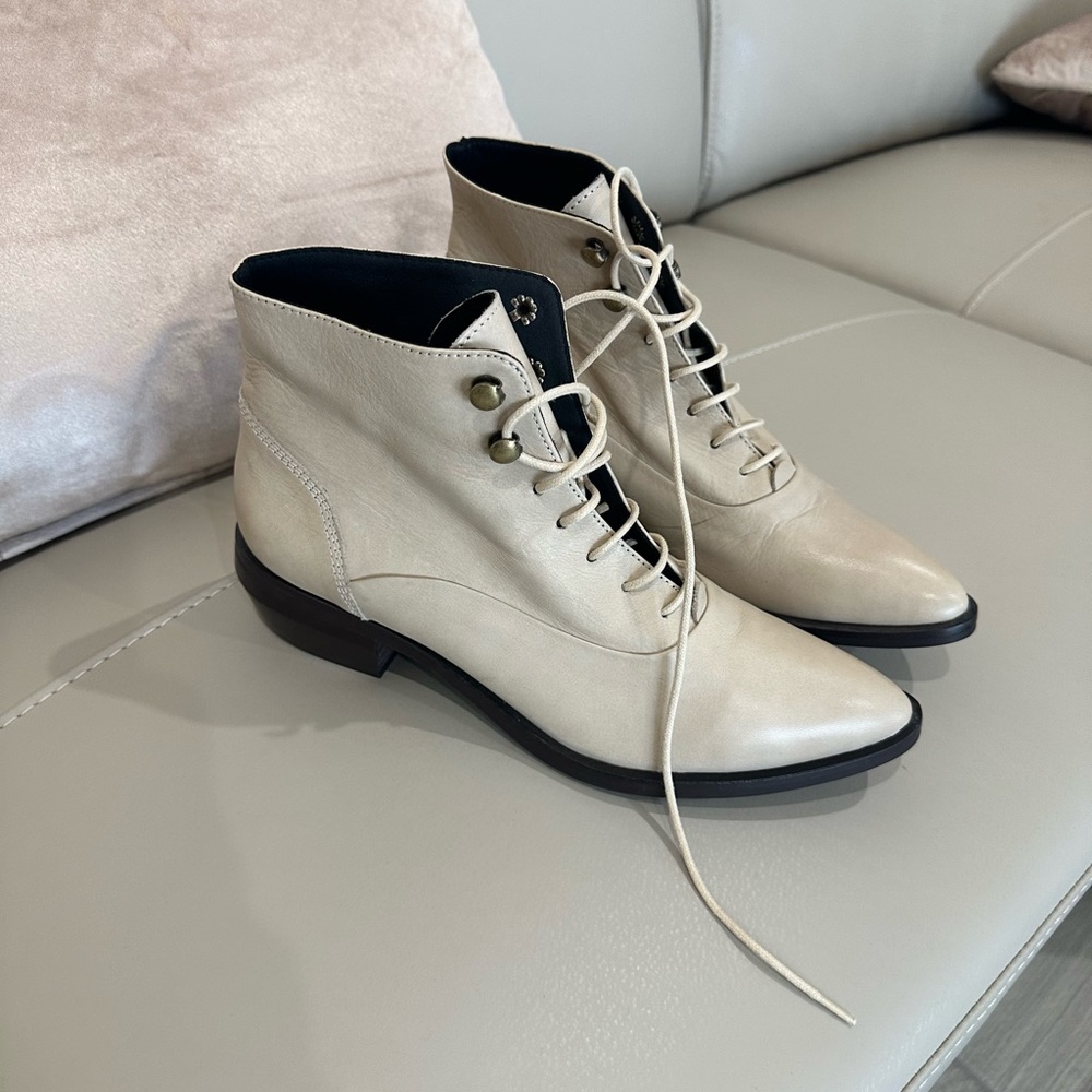 INTENTIONALLY leather booties